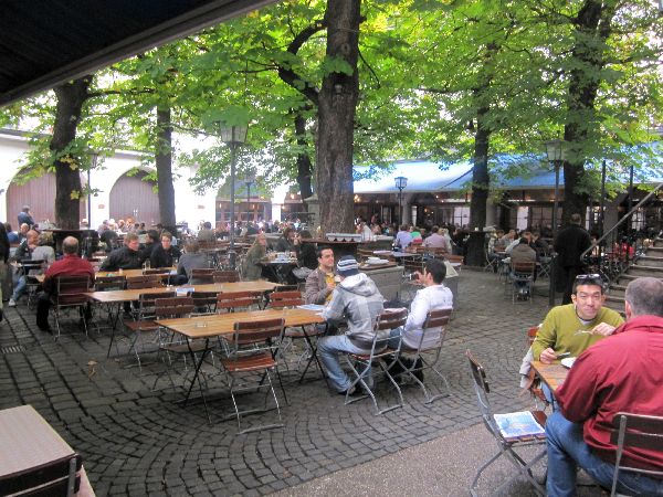 Hofbräuhaus Biergarten